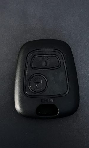 Корпус Peugeot 2 кнопки без жала под узкое 9,5x2,5 mm