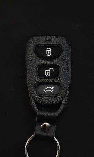 Hyundai корпус на 3 кнопки + 1 красная